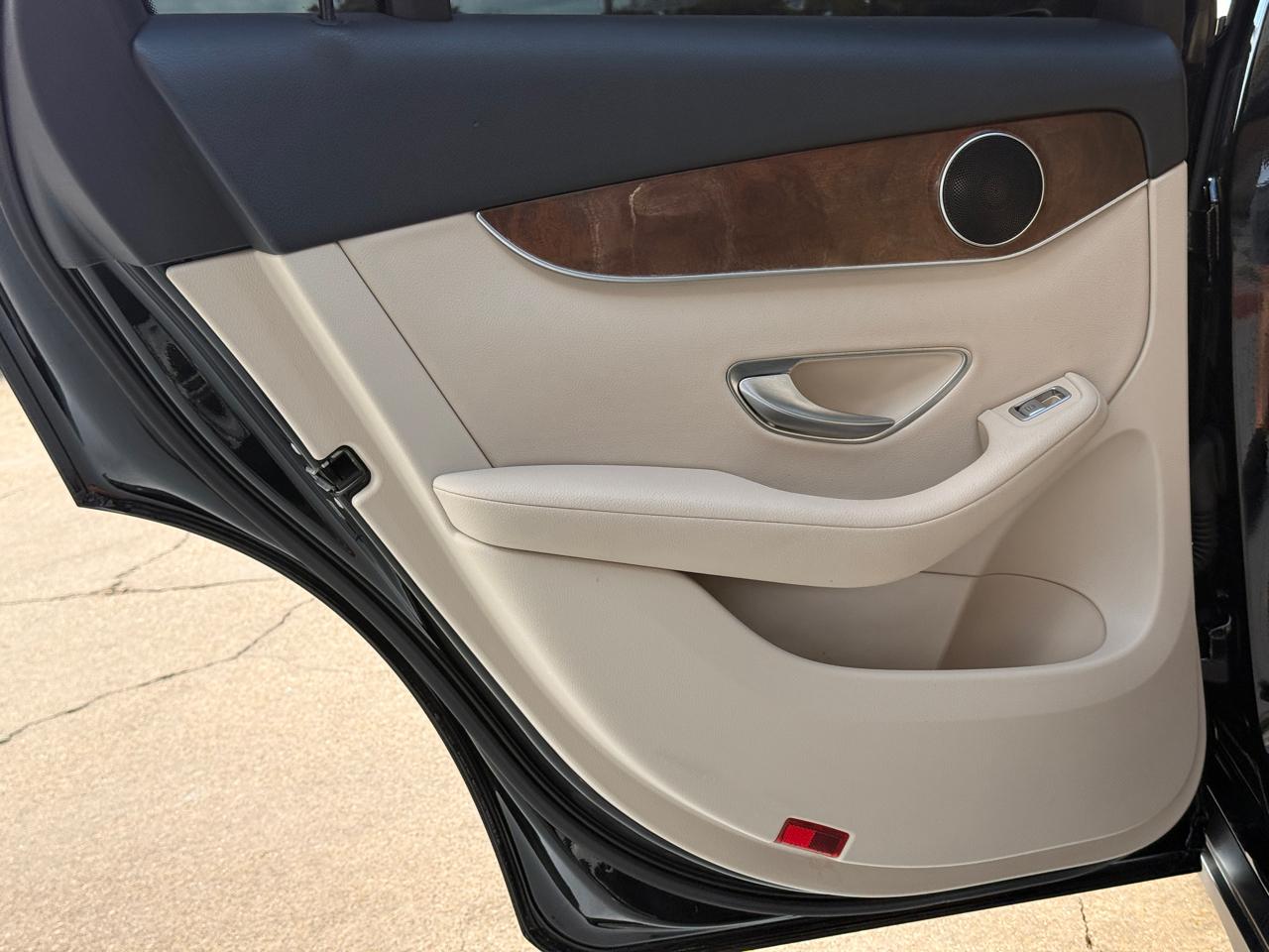 Mercedes-Benz GLC-Class GLC300 2016