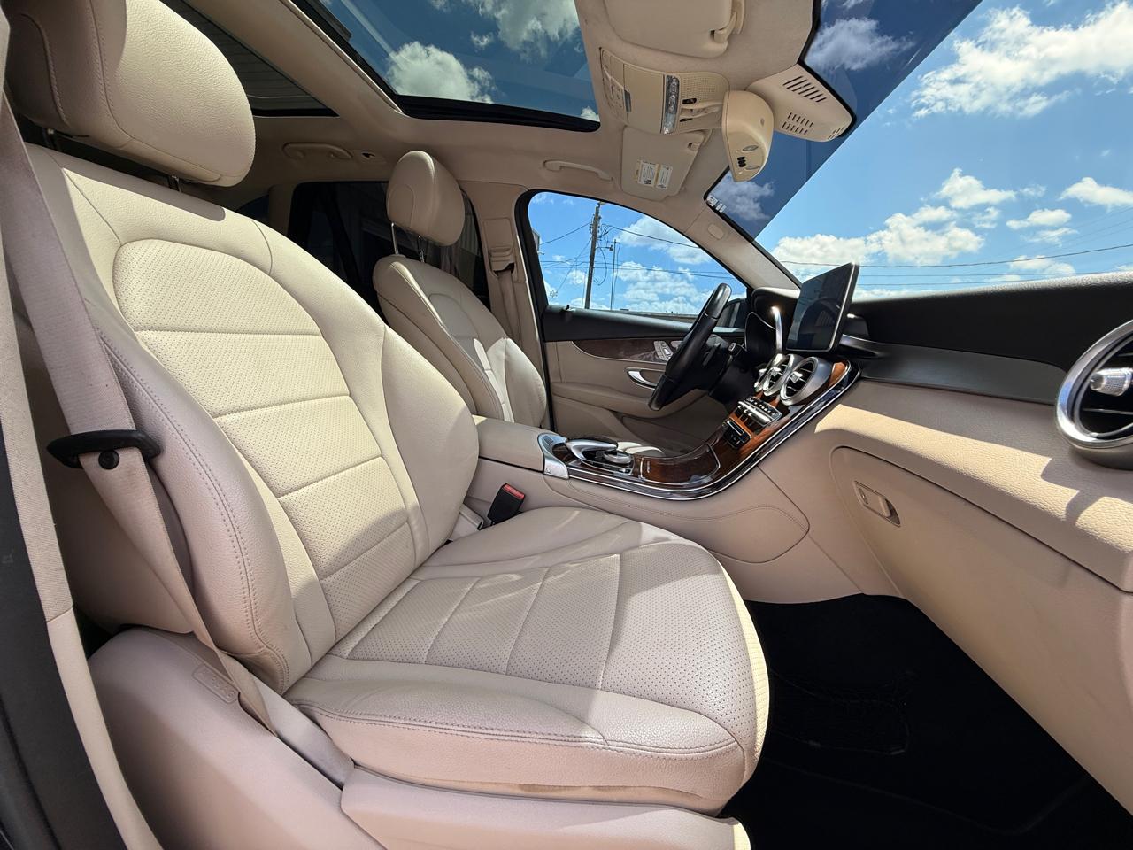 Mercedes-Benz GLC-Class GLC300 2016
