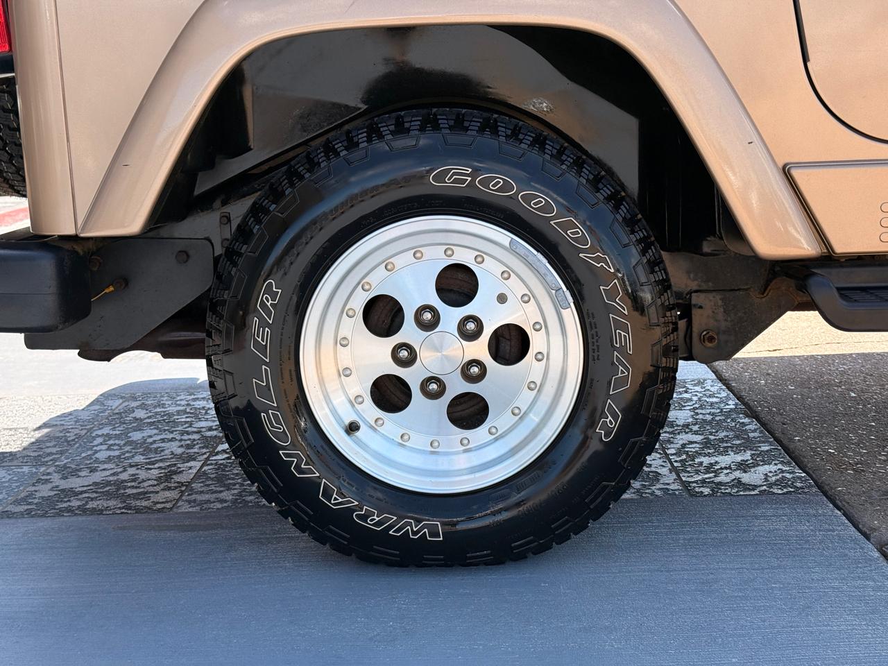 Jeep Wrangler Sahara 1999