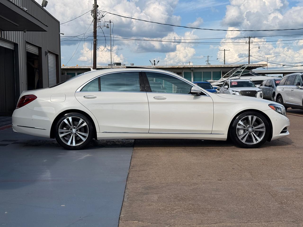 Mercedes-Benz S-Class S550 2015