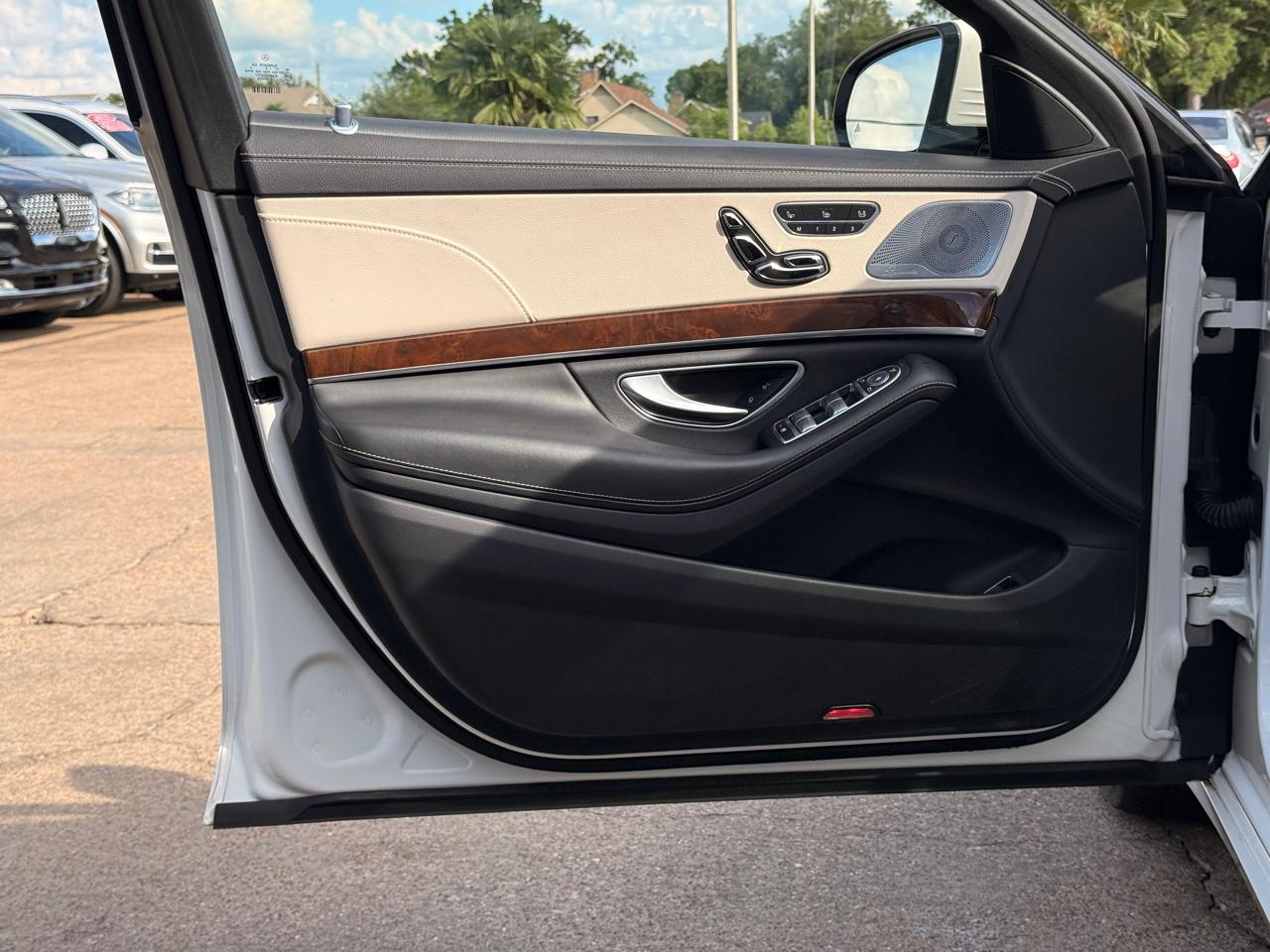 Mercedes-Benz S-Class S550 2015