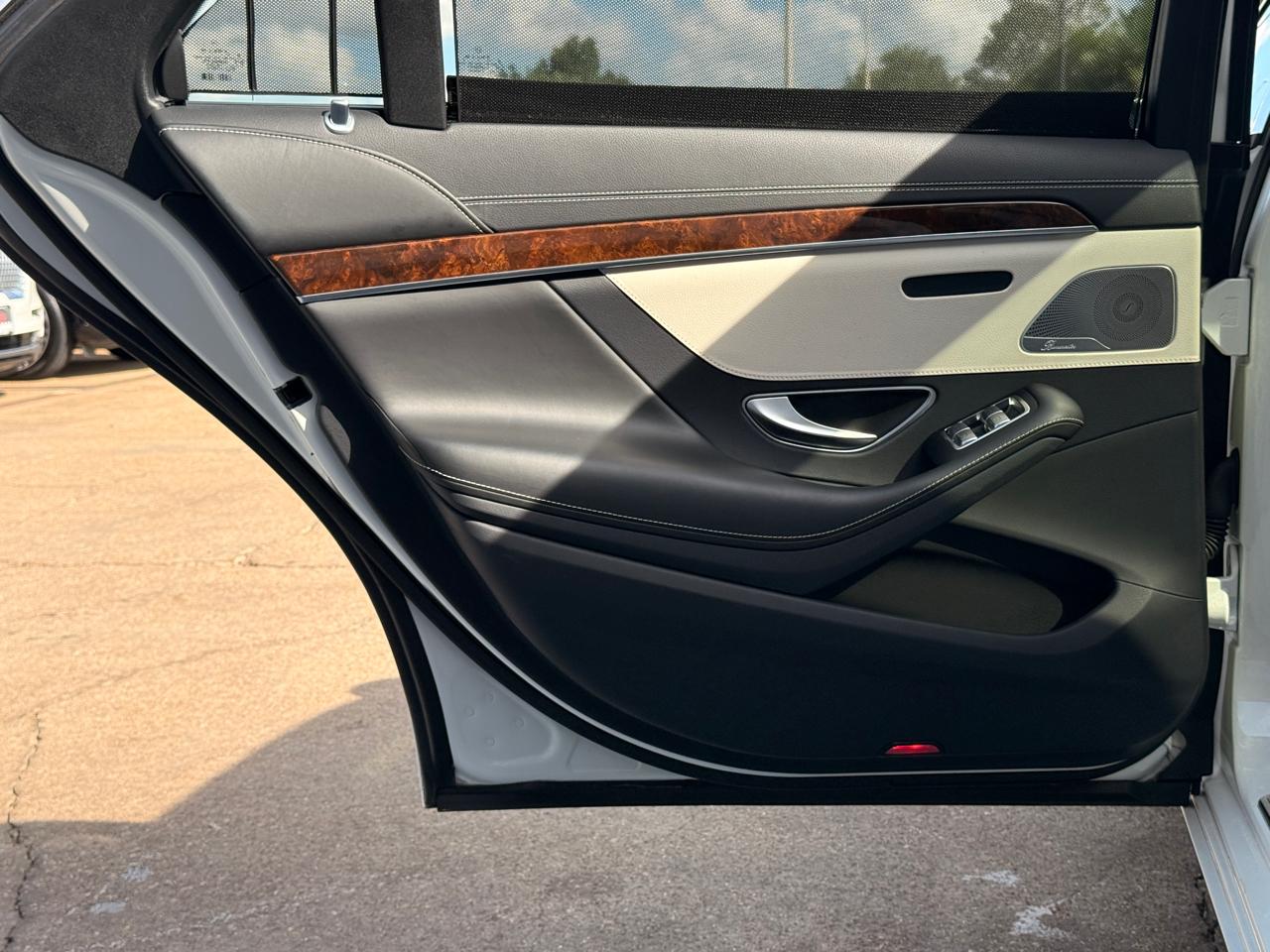 Mercedes-Benz S-Class S550 2015