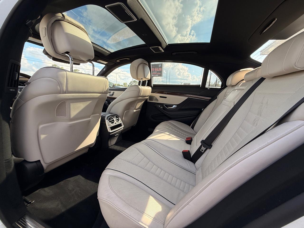 Mercedes-Benz S-Class S550 2015