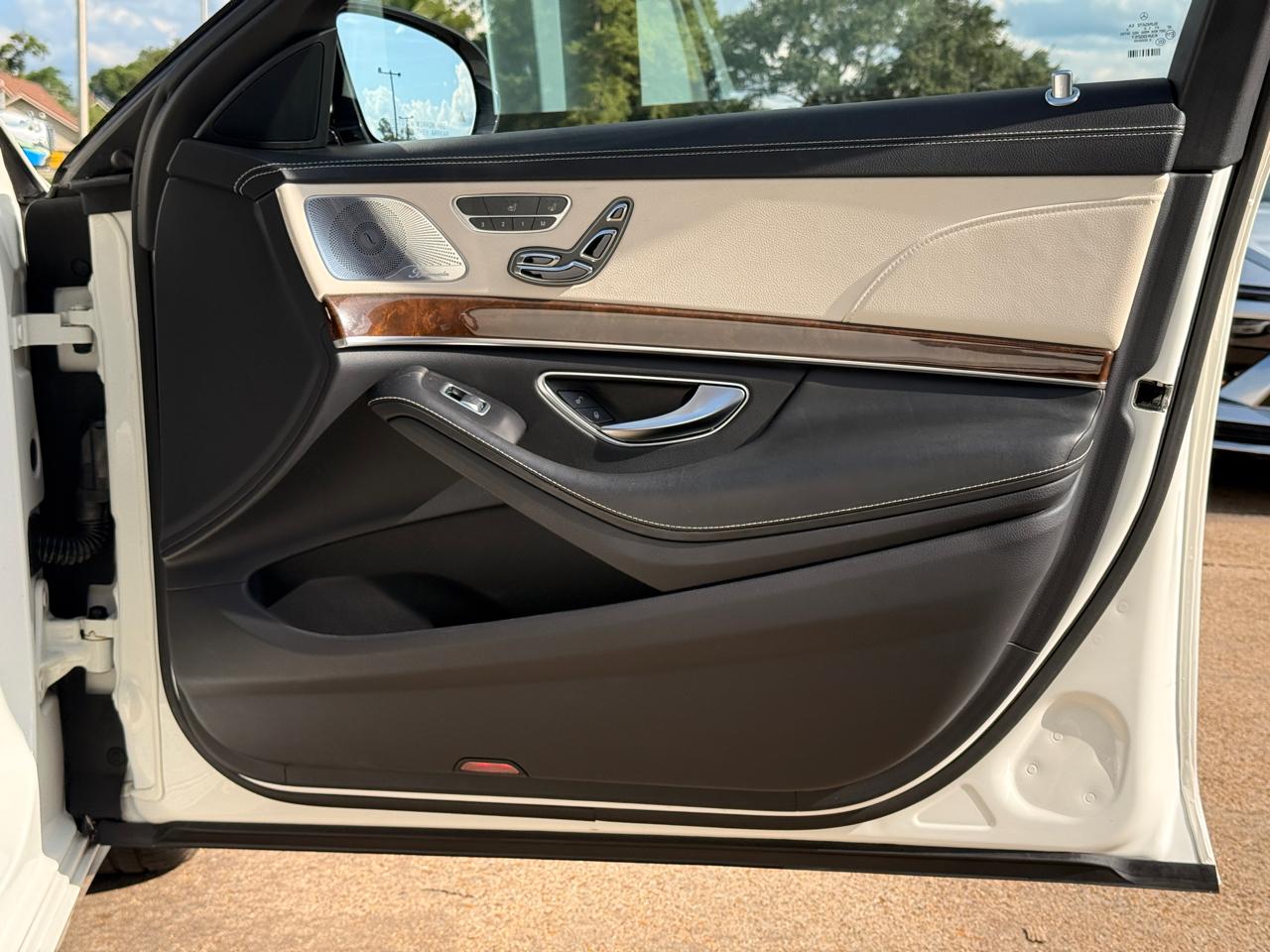 Mercedes-Benz S-Class S550 2015