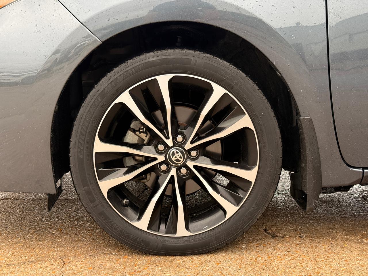 Toyota Corolla XLE CVT 2019