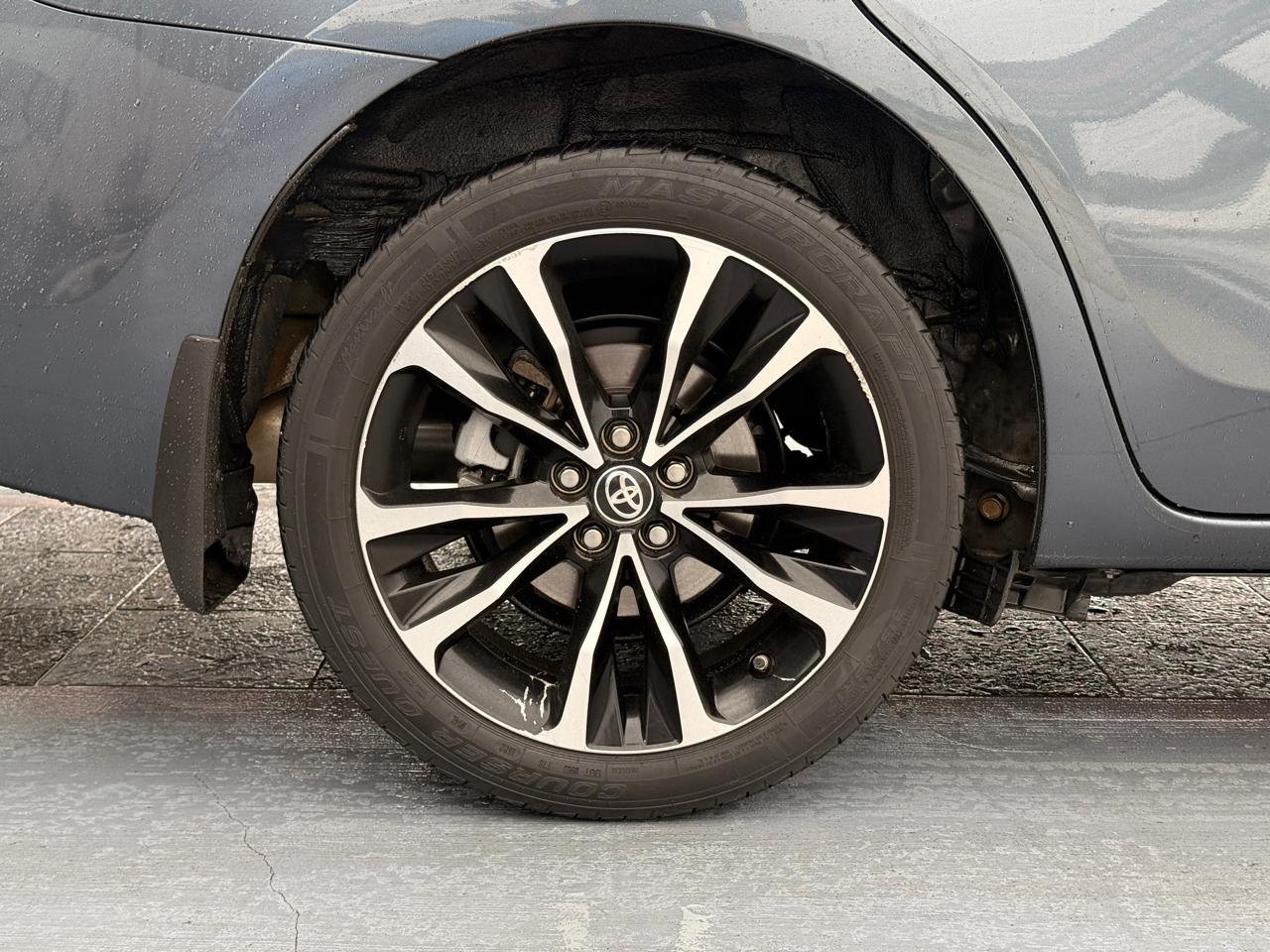 Toyota Corolla XLE CVT 2019