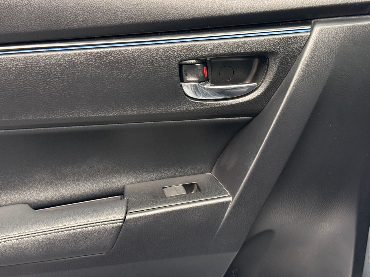 Toyota Corolla XLE CVT 2019