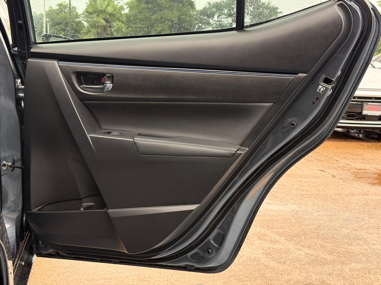Toyota Corolla XLE CVT 2019