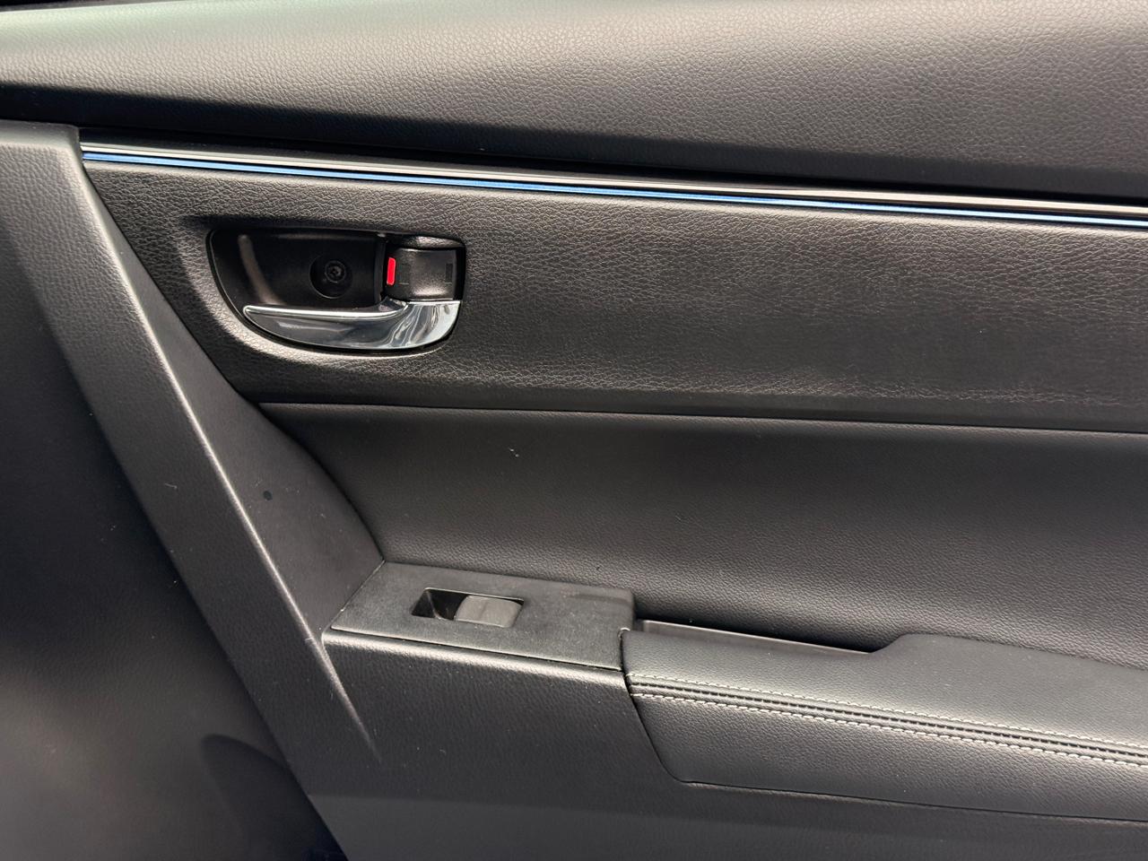 Toyota Corolla XLE CVT 2019
