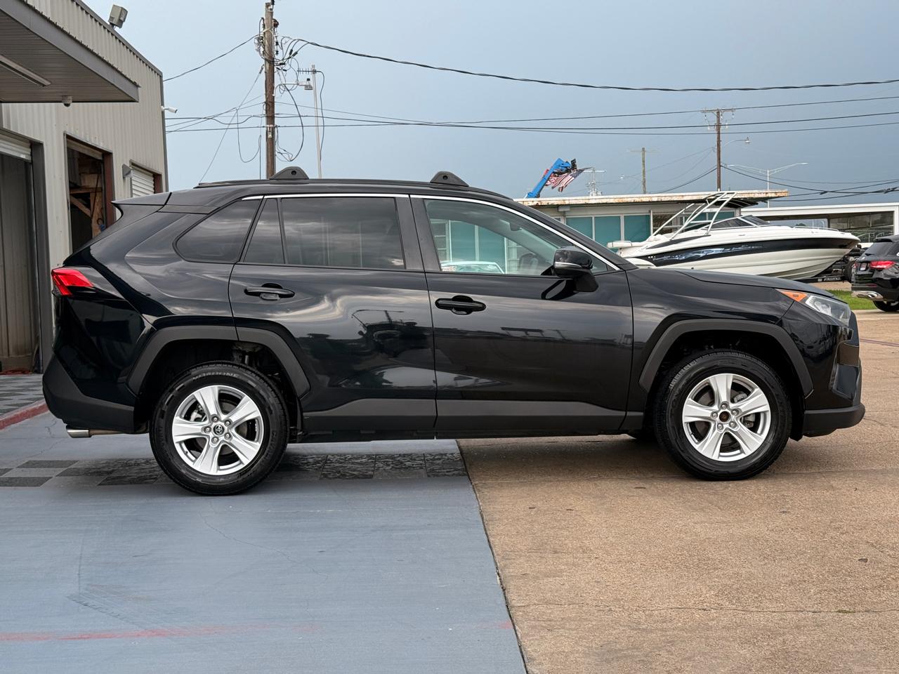 Toyota RAV4 XLE 2019