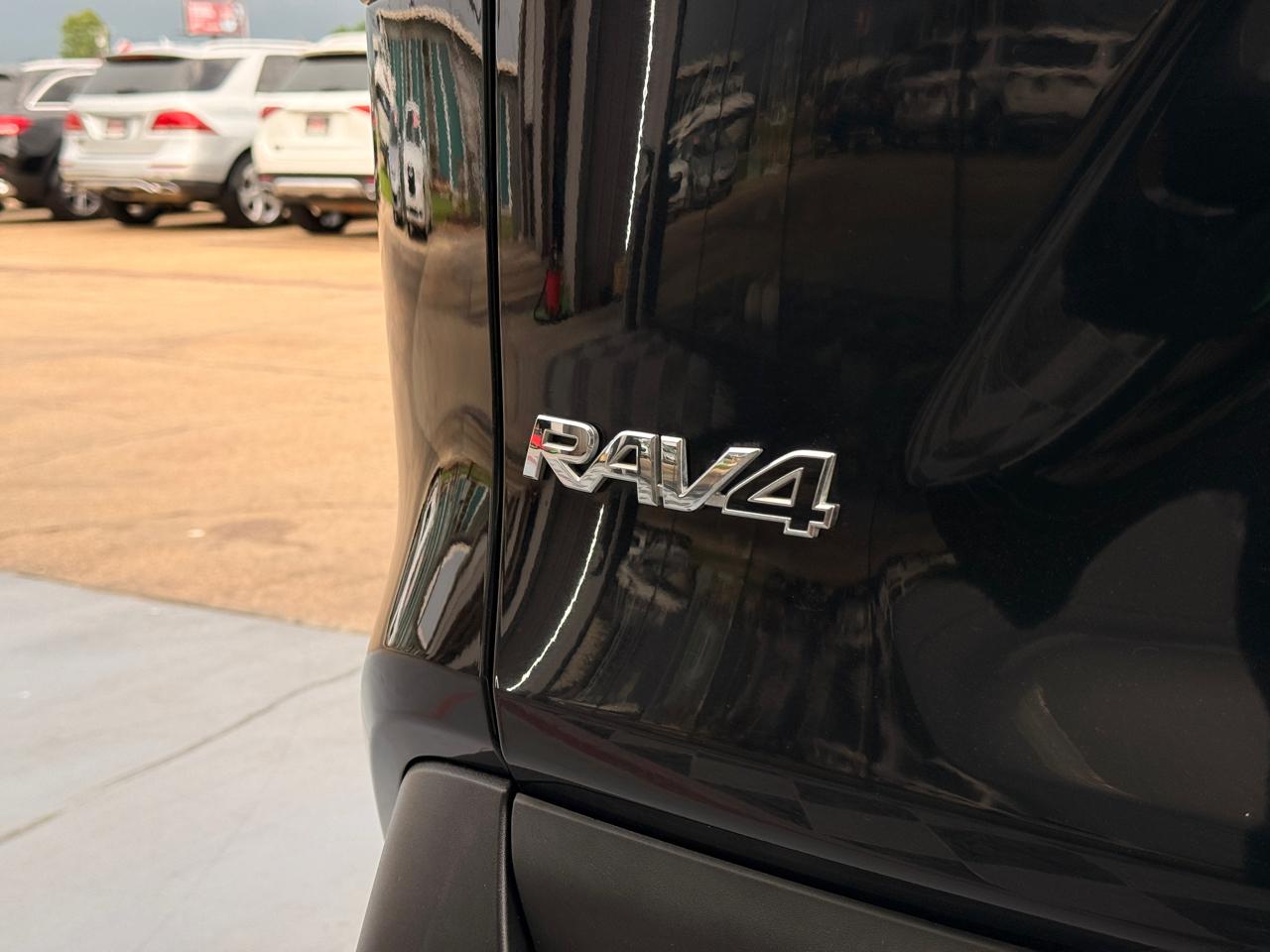 Toyota RAV4 XLE 2019
