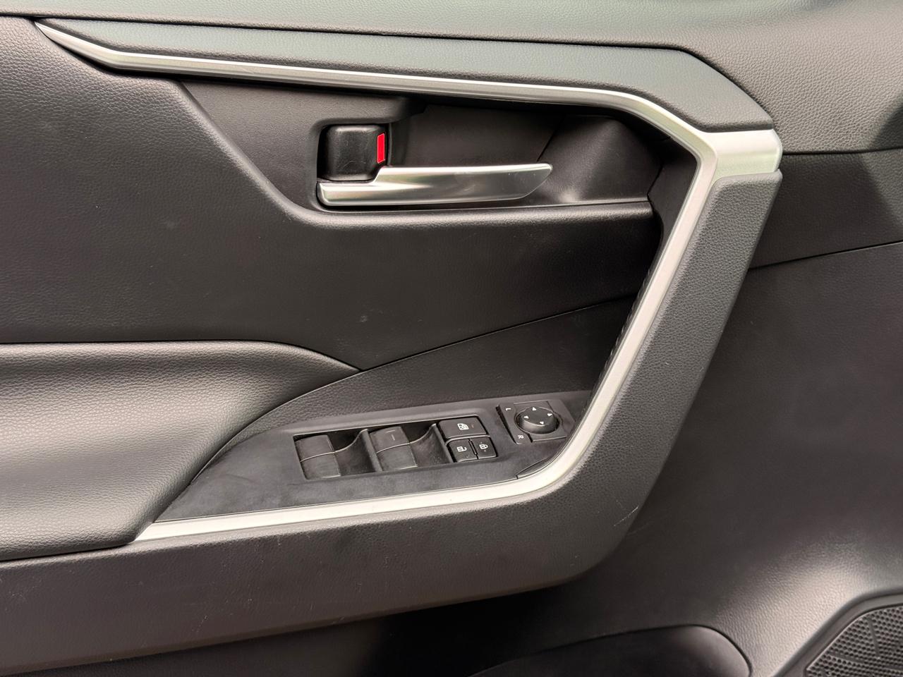 Toyota RAV4 XLE 2019