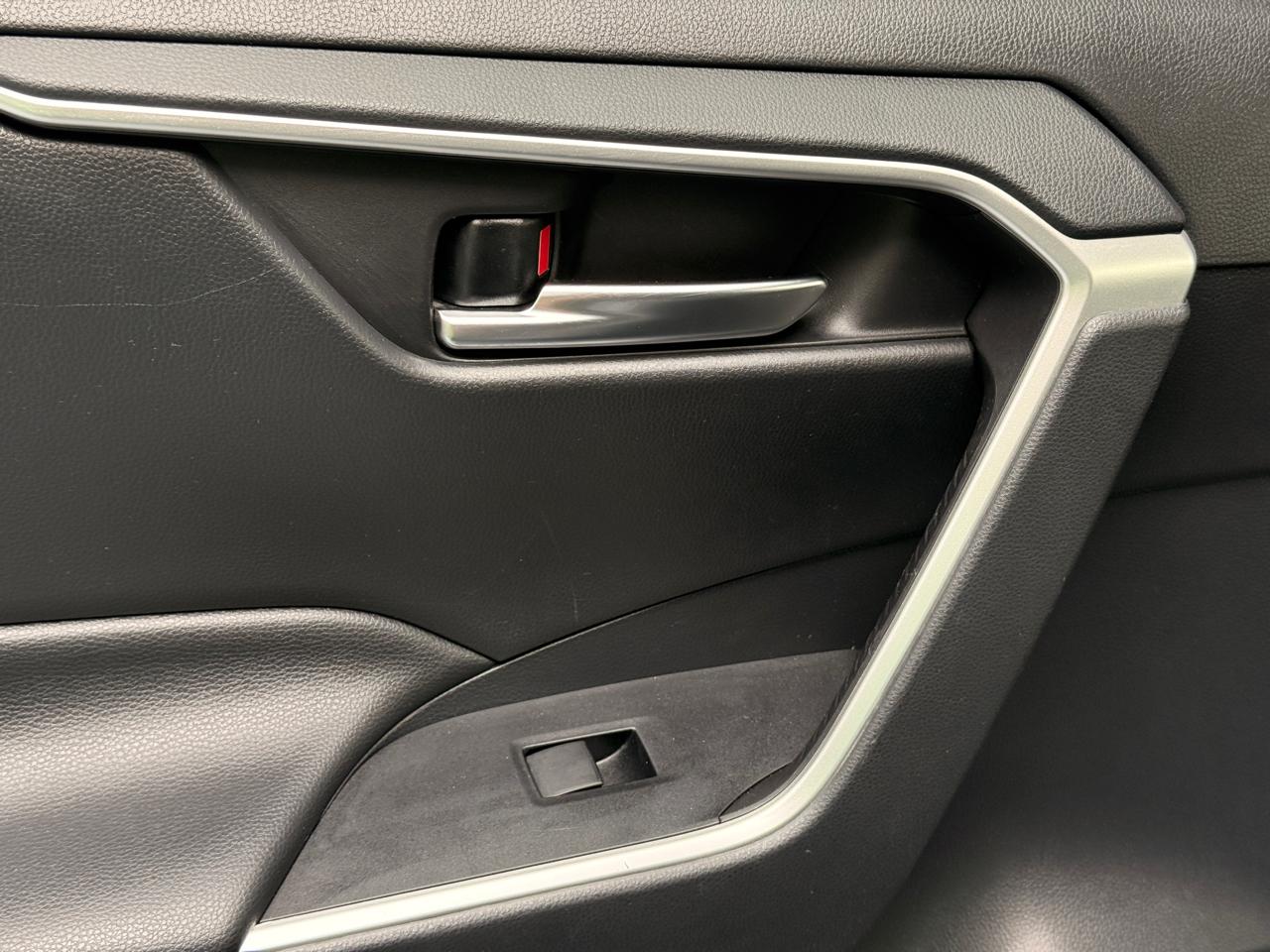 Toyota RAV4 XLE 2019