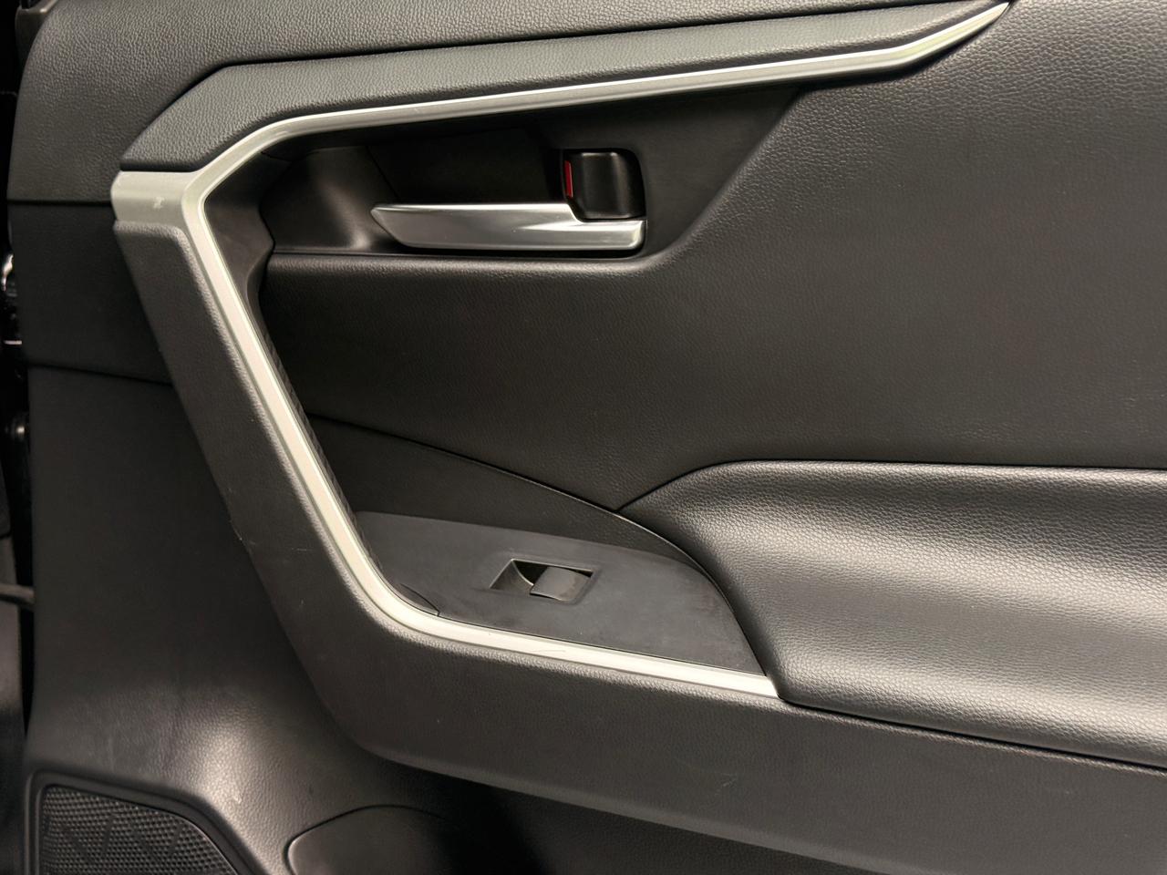 Toyota RAV4 XLE 2019