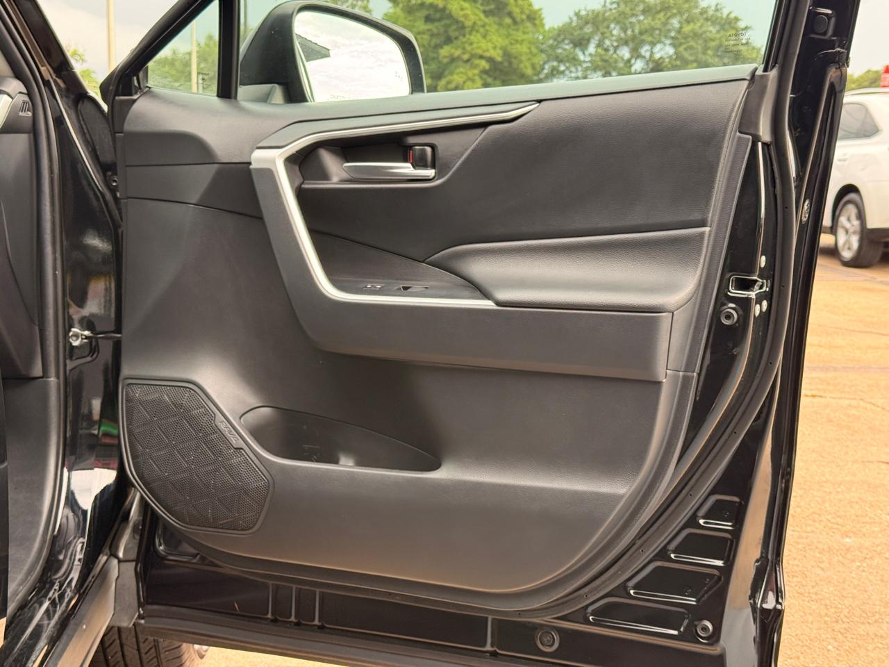 Toyota RAV4 XLE 2019