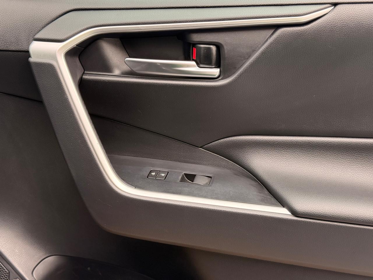 Toyota RAV4 XLE 2019