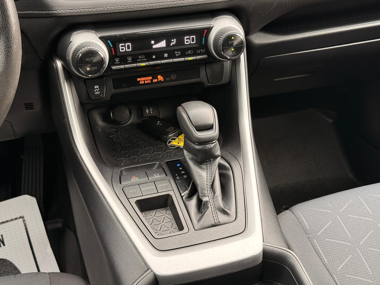 Toyota RAV4 XLE 2019