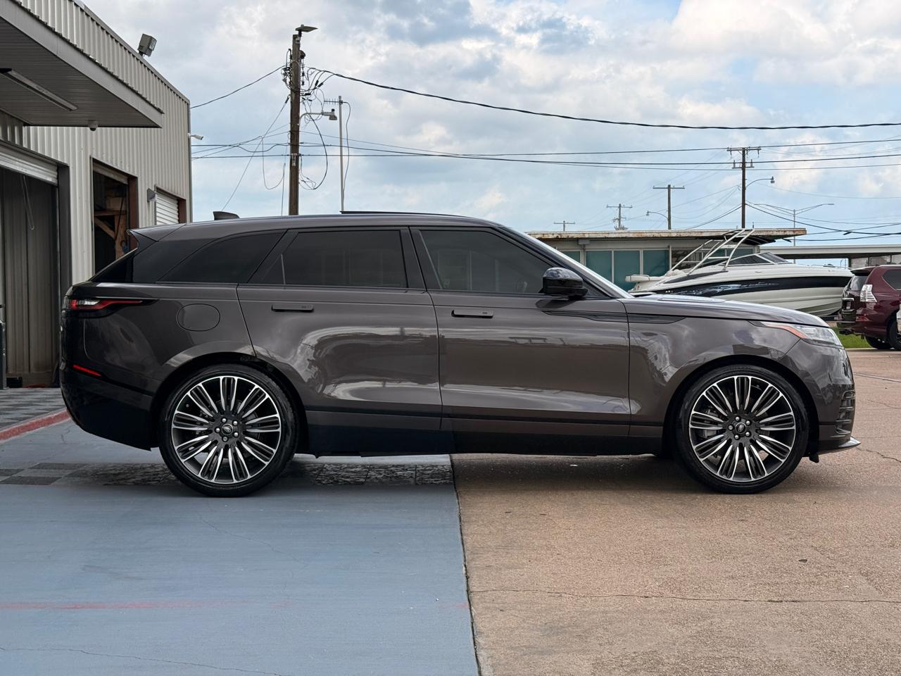 Land Rover Range Rover Velar R-Dynamic S 2023