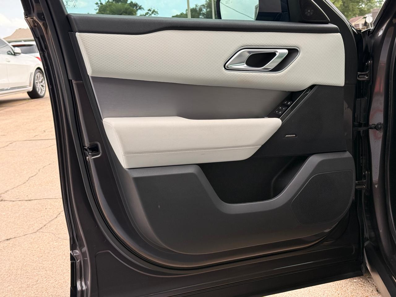 Land Rover Range Rover Velar R-Dynamic S 2023