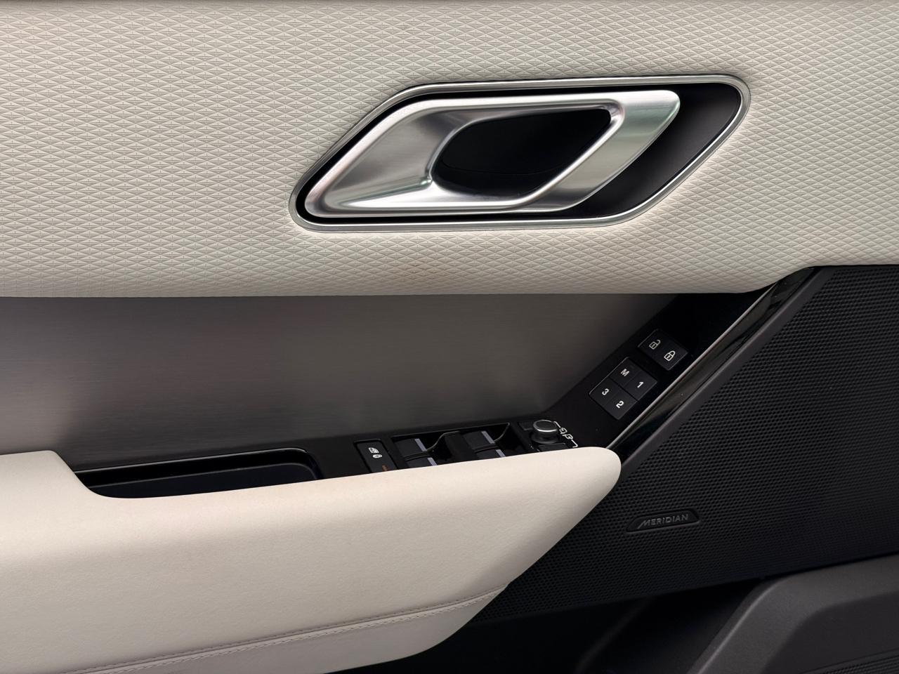 Land Rover Range Rover Velar R-Dynamic S 2023