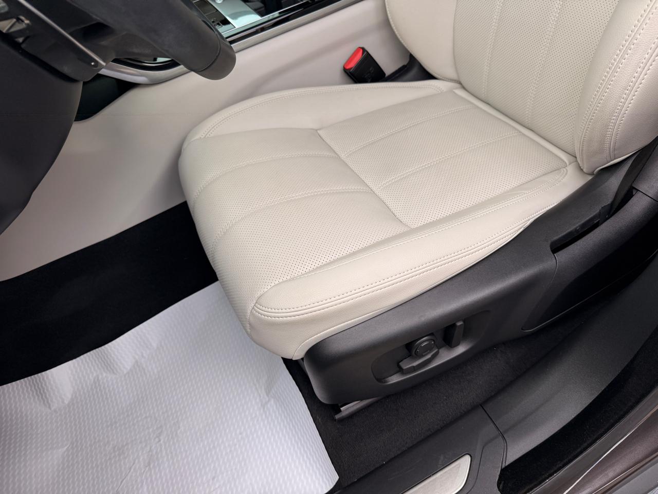 Land Rover Range Rover Velar R-Dynamic S 2023