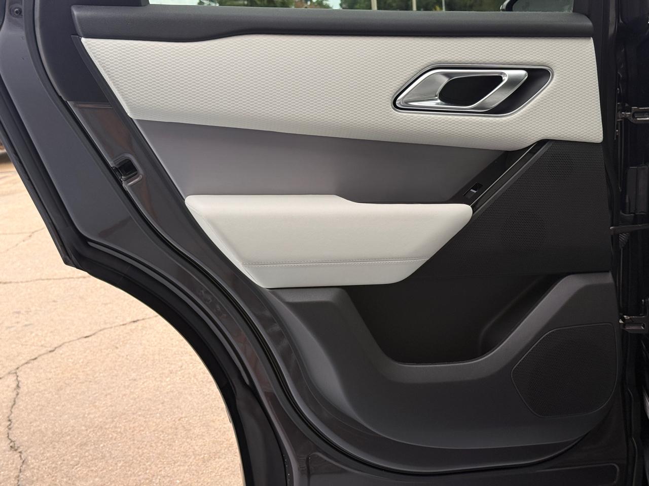 Land Rover Range Rover Velar R-Dynamic S 2023