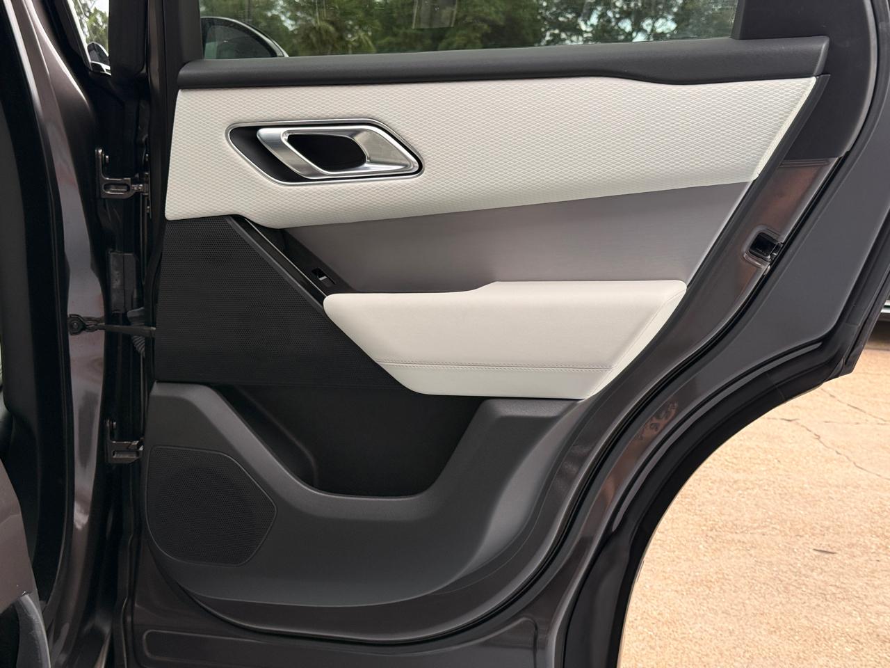 Land Rover Range Rover Velar R-Dynamic S 2023
