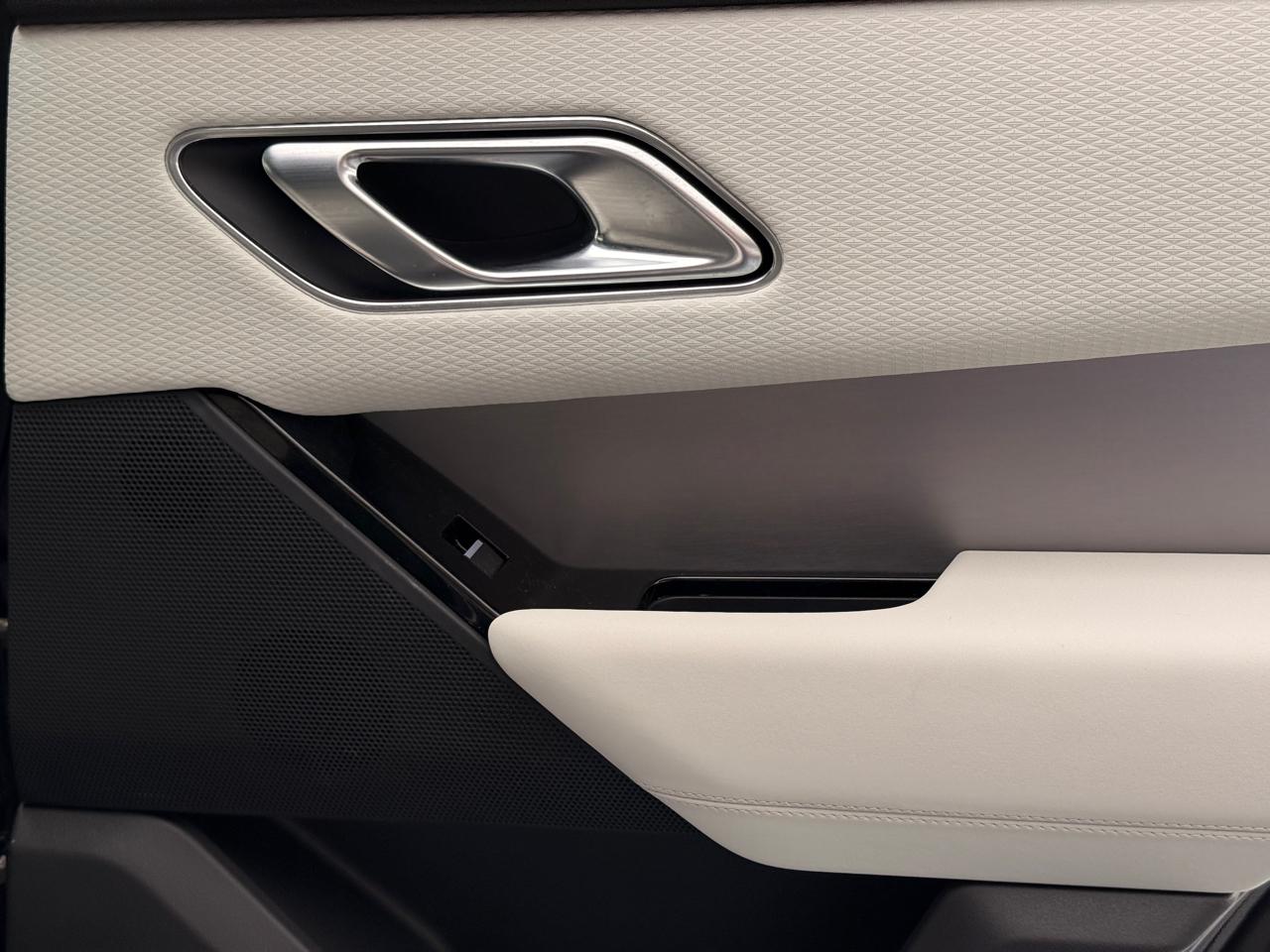 Land Rover Range Rover Velar R-Dynamic S 2023