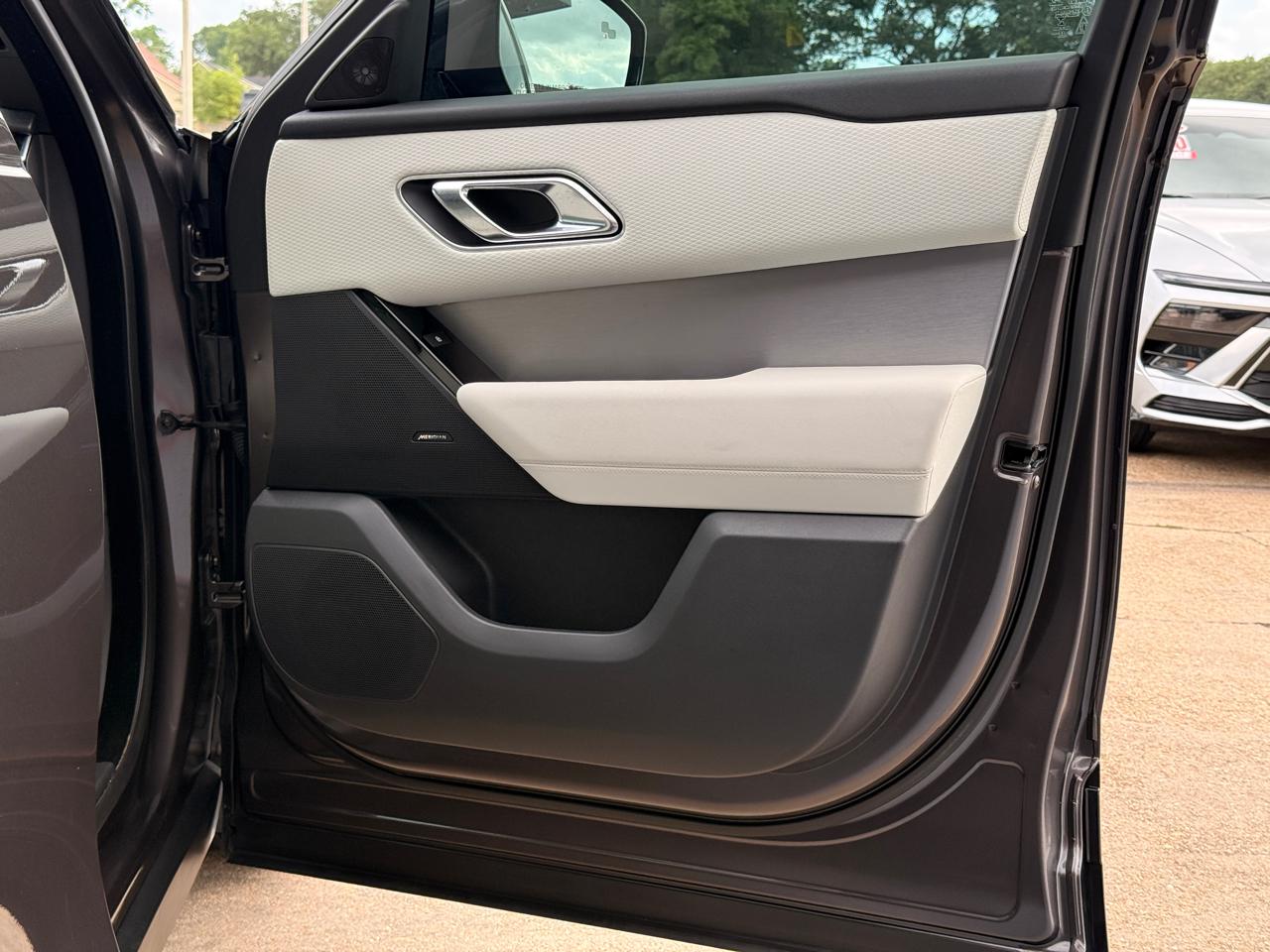Land Rover Range Rover Velar R-Dynamic S 2023