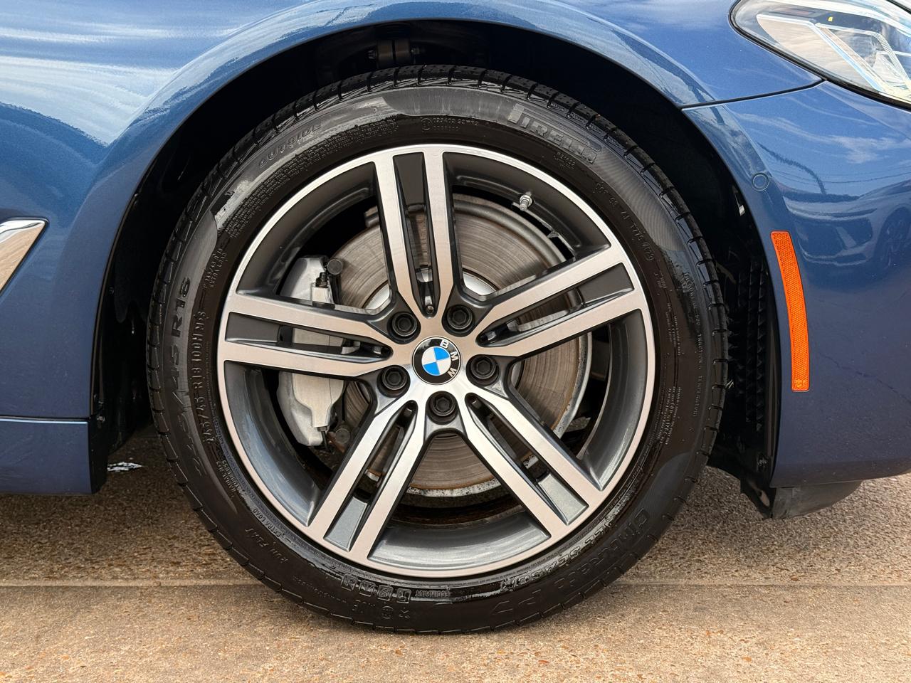 BMW 5-Series 530i 2021