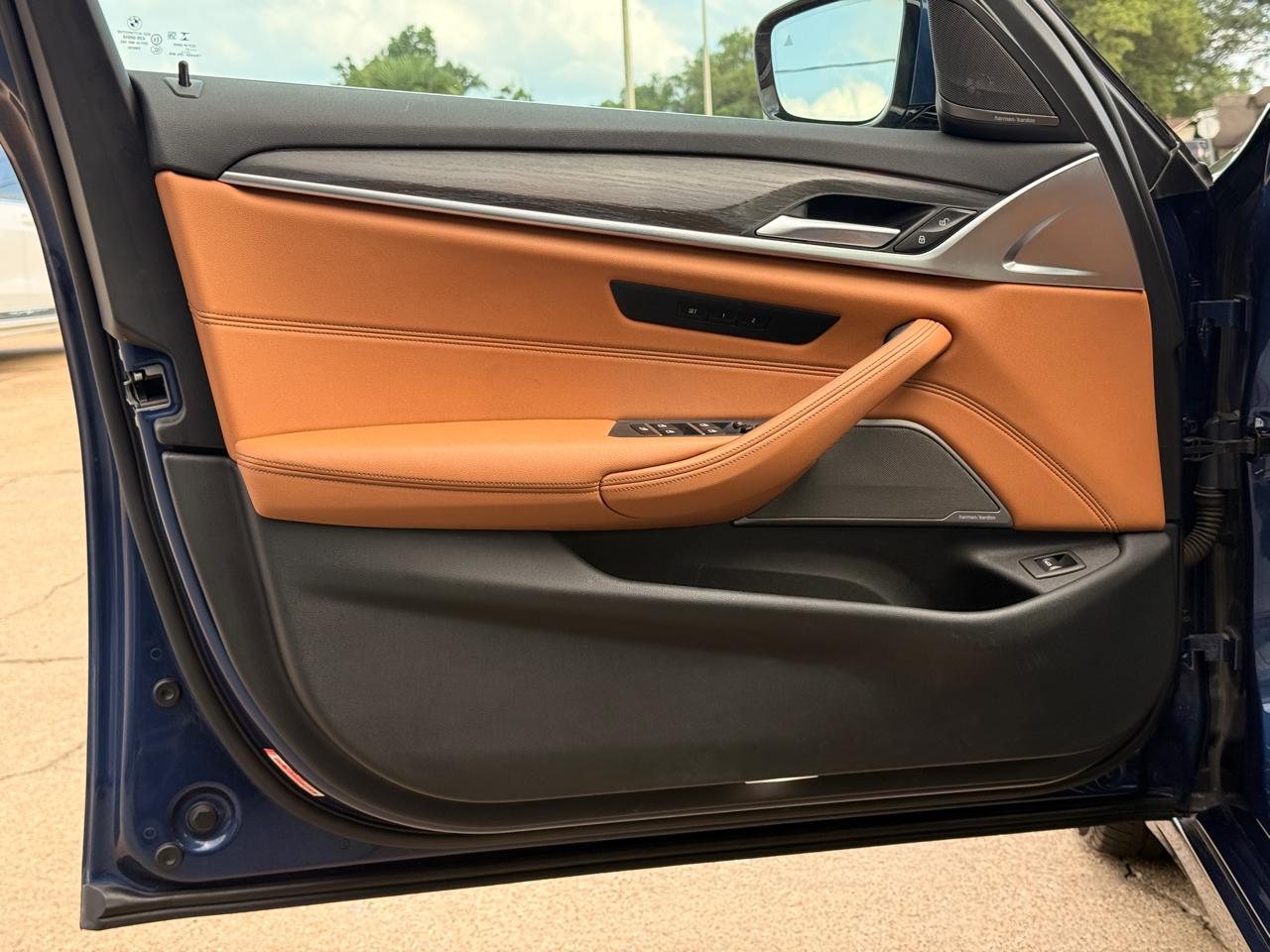 BMW 5-Series 530i 2021