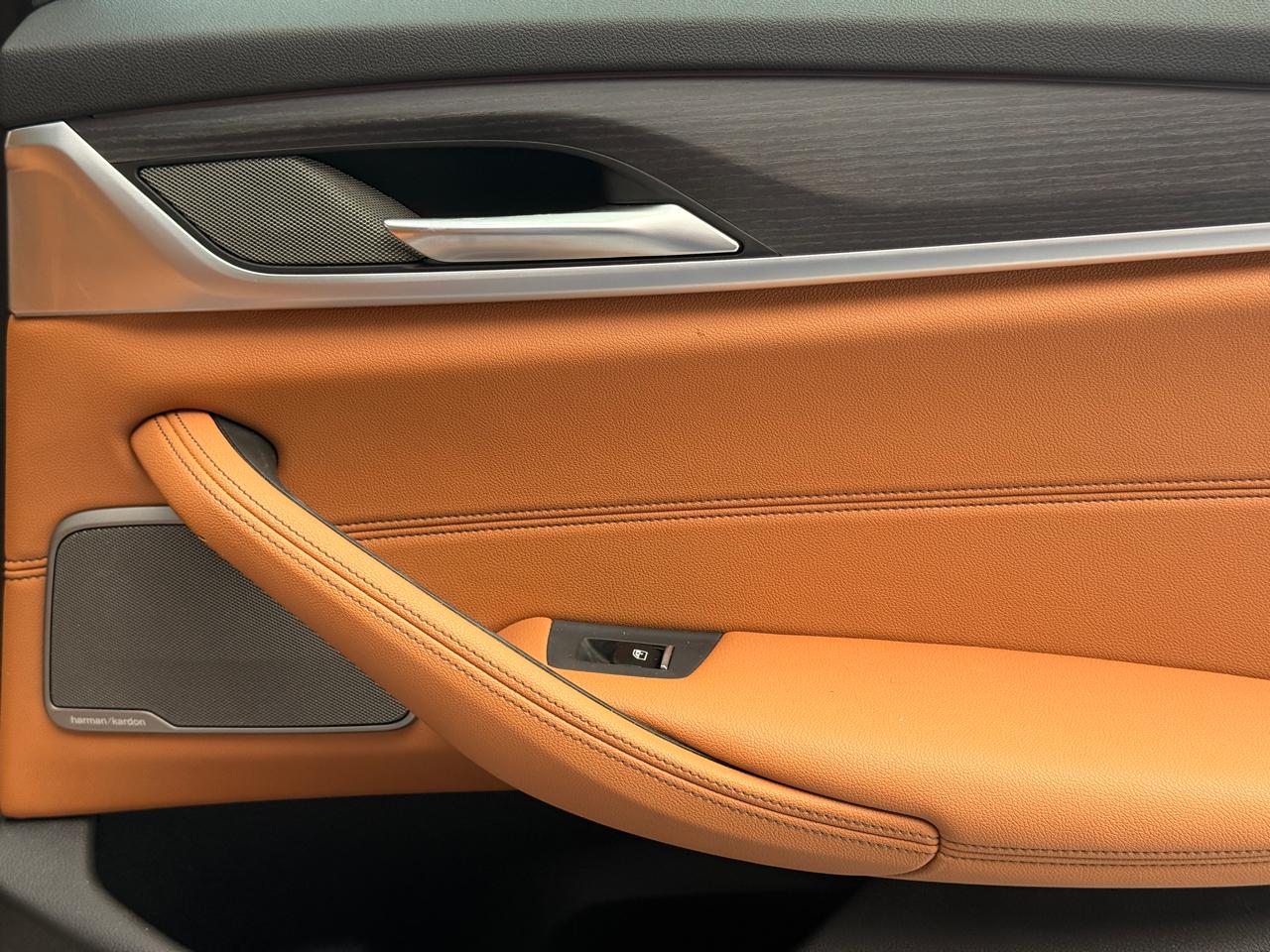BMW 5-Series 530i 2021
