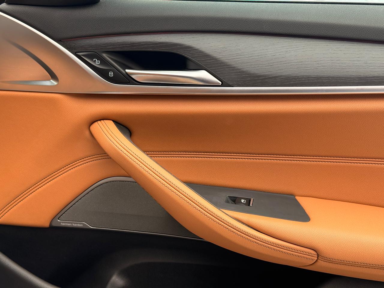 BMW 5-Series 530i 2021