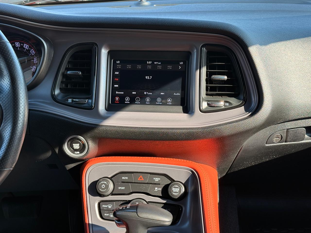 Dodge Challenger SXT Plus 2023