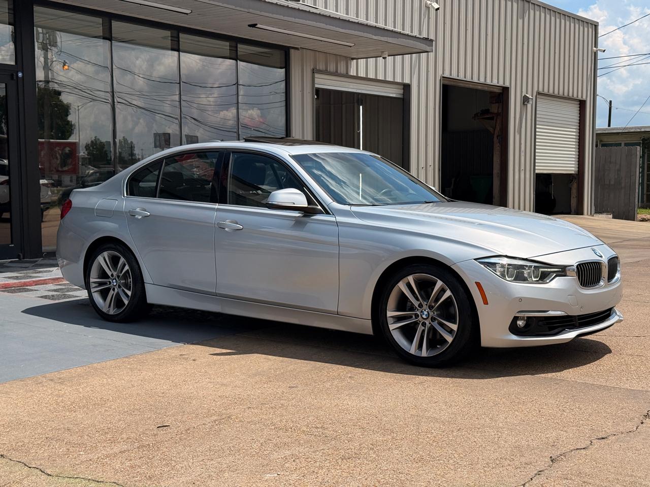 BMW 3-Series 330i SULEV Sedan 2017