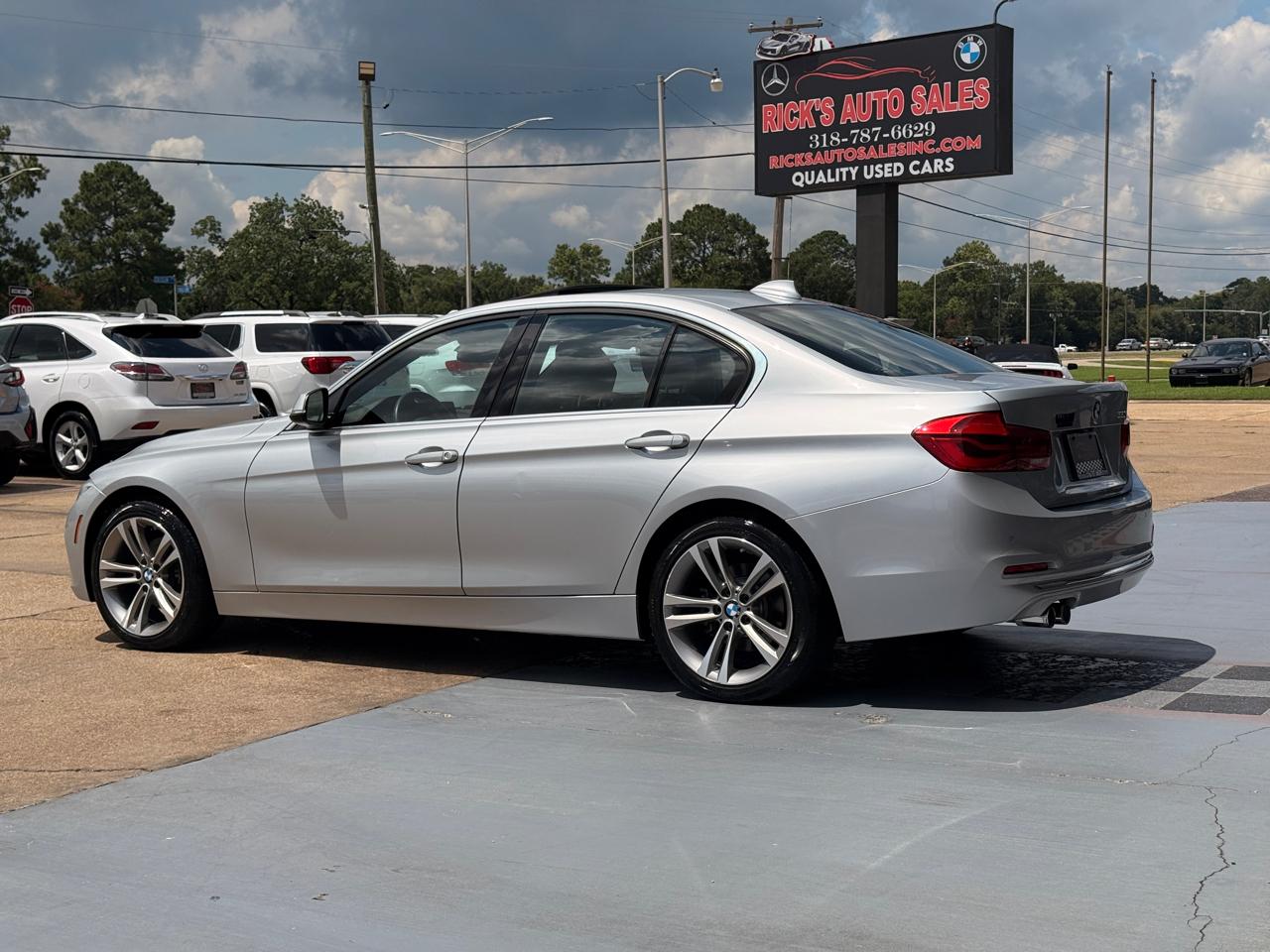 BMW 3-Series 330i SULEV Sedan 2017