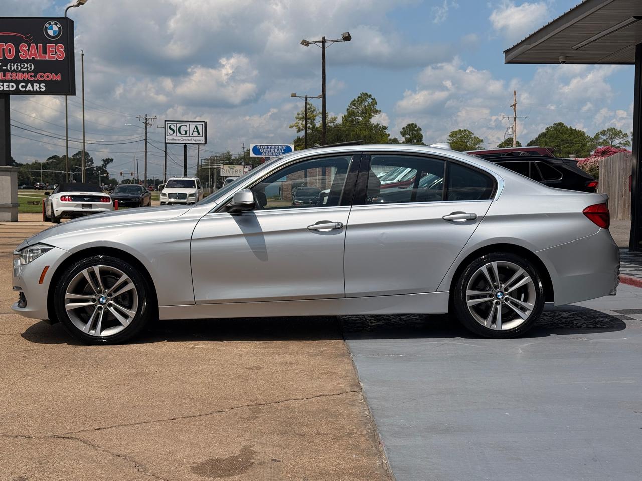 BMW 3-Series 330i SULEV Sedan 2017