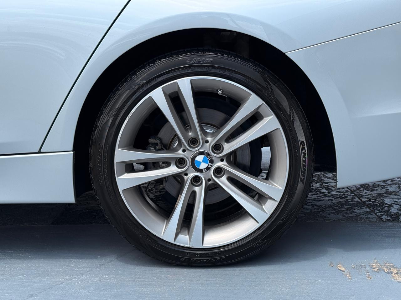 BMW 3-Series 330i SULEV Sedan 2017