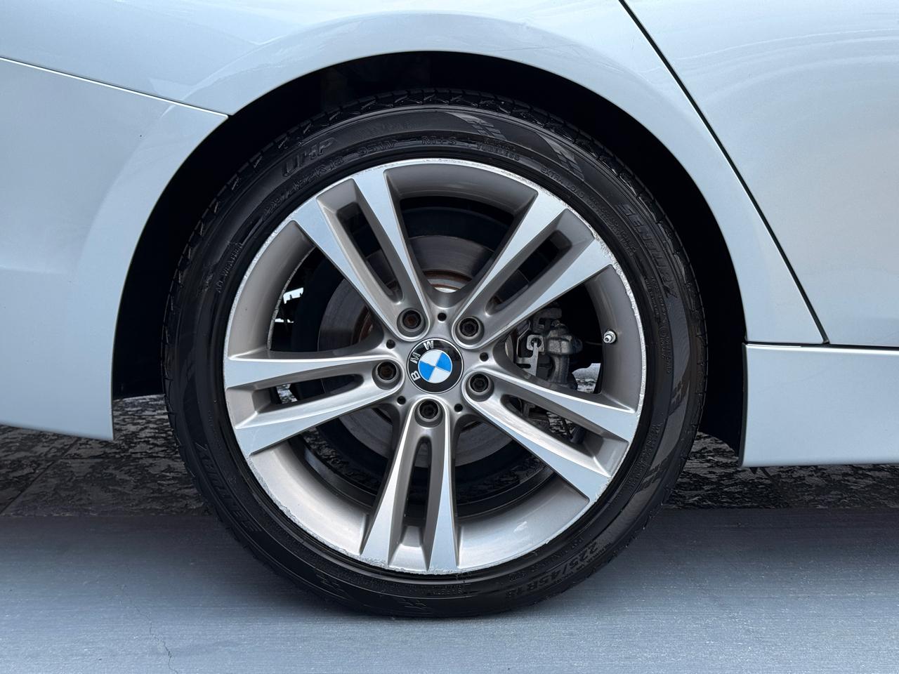 BMW 3-Series 330i SULEV Sedan 2017