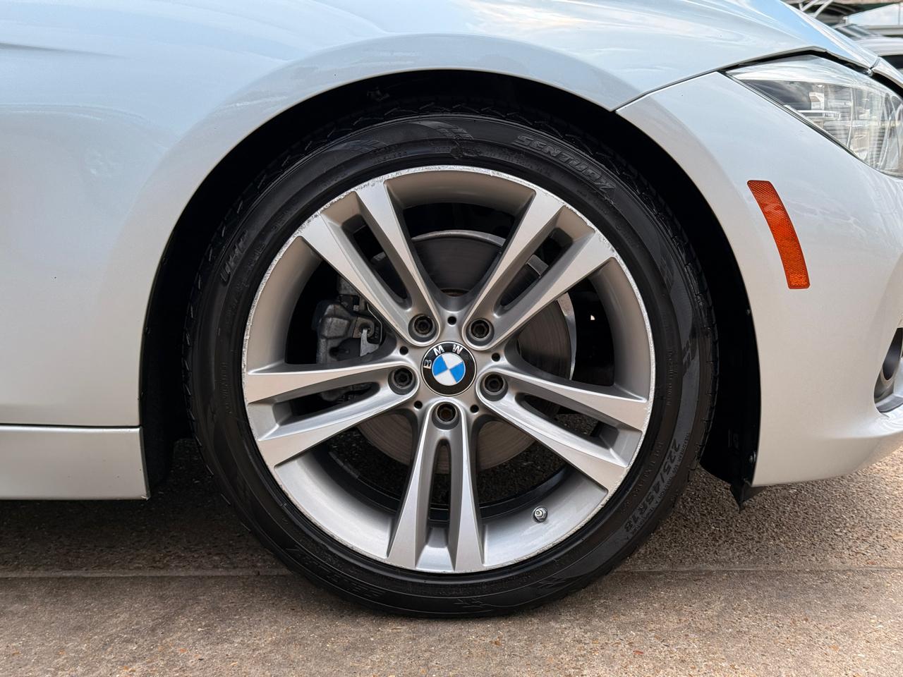 BMW 3-Series 330i SULEV Sedan 2017