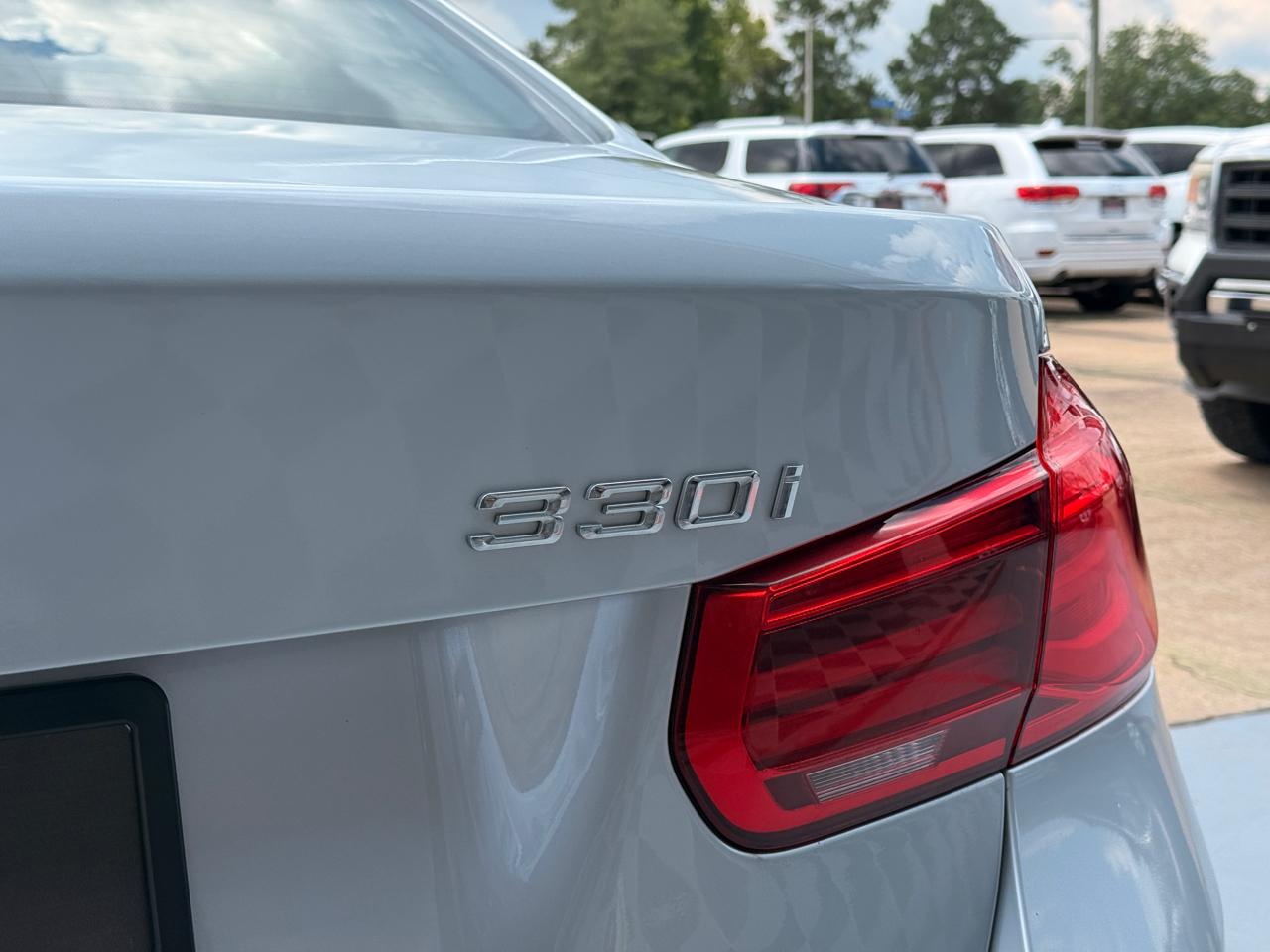 BMW 3-Series 330i SULEV Sedan 2017