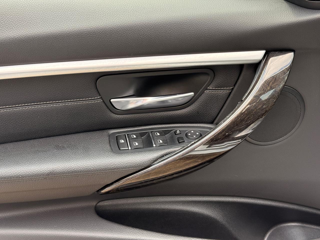 BMW 3-Series 330i SULEV Sedan 2017