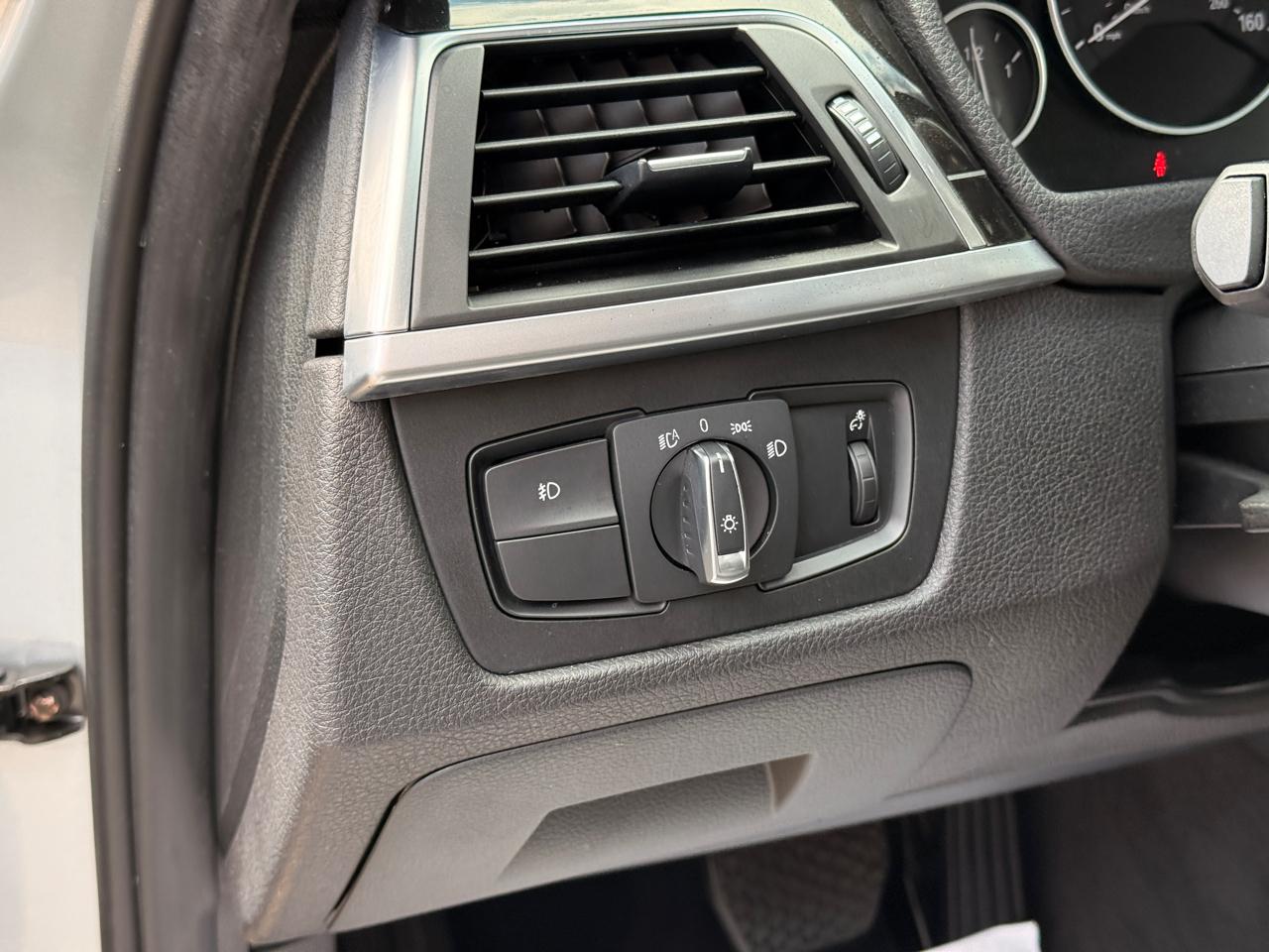 BMW 3-Series 330i SULEV Sedan 2017