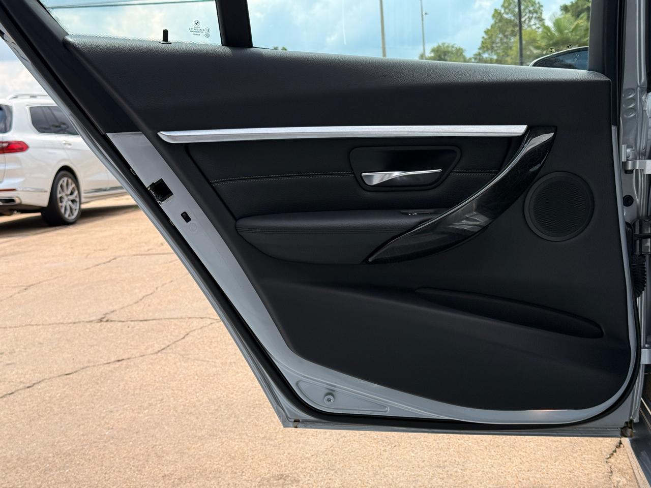 BMW 3-Series 330i SULEV Sedan 2017