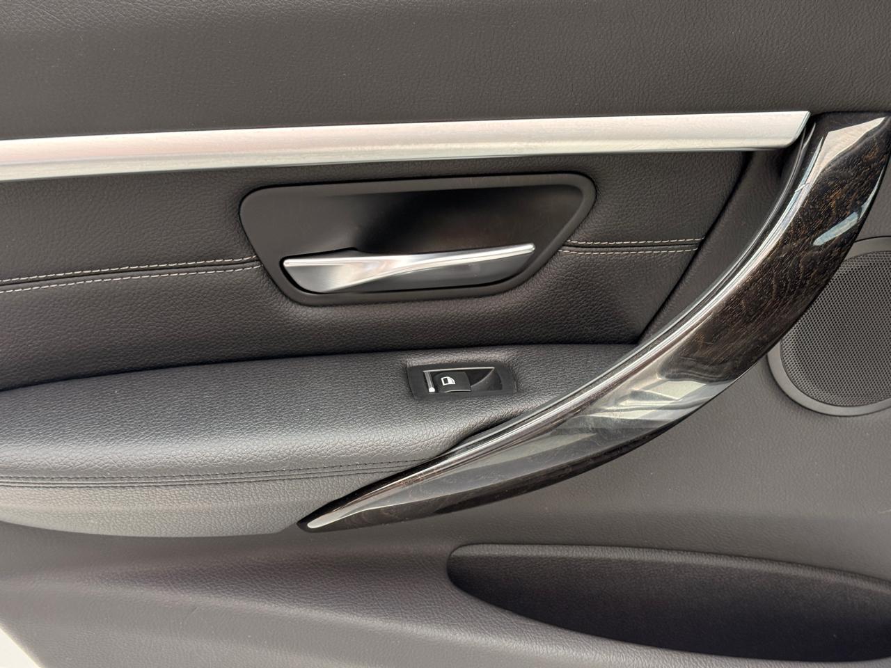 BMW 3-Series 330i SULEV Sedan 2017