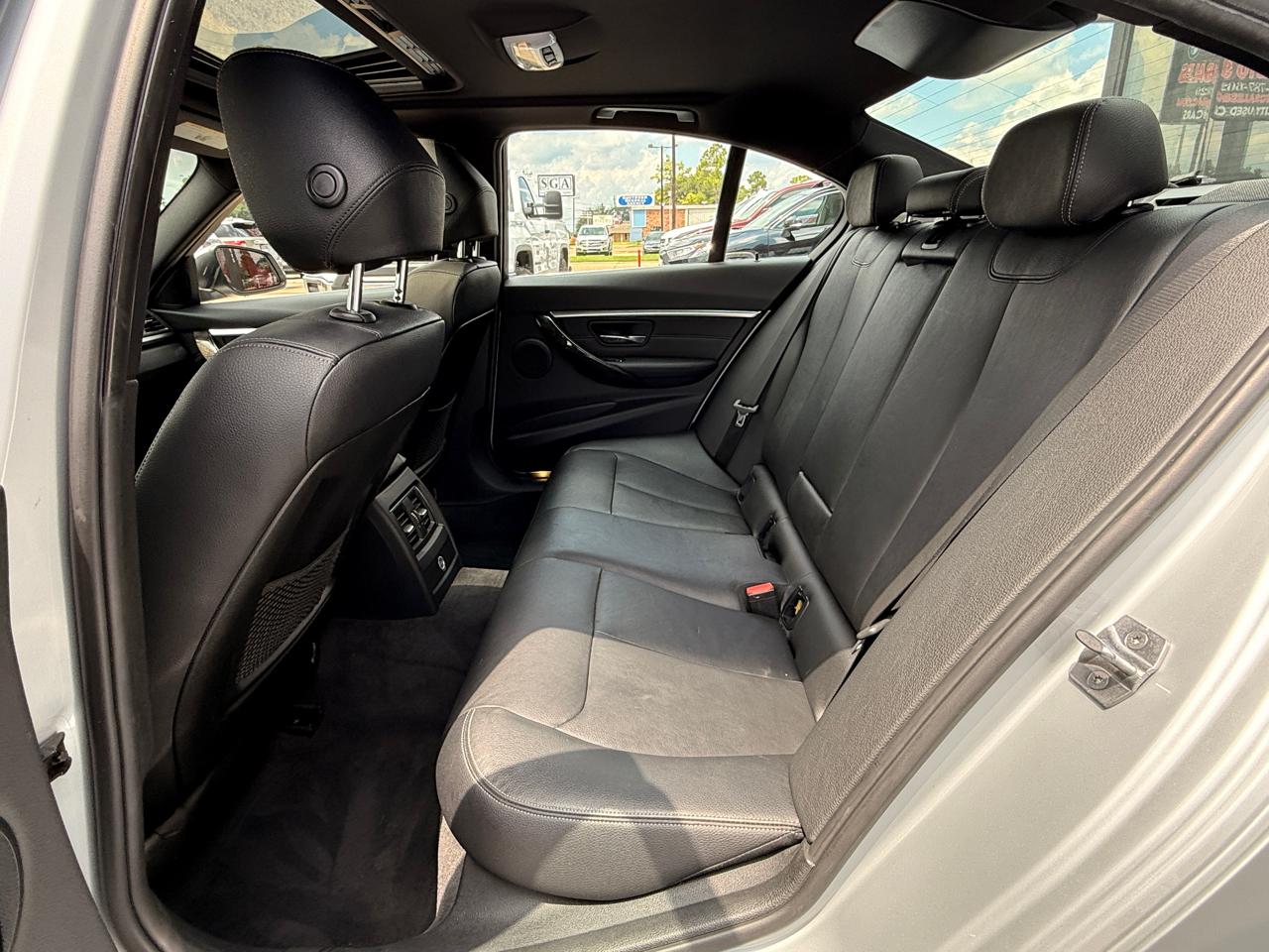 BMW 3-Series 330i SULEV Sedan 2017