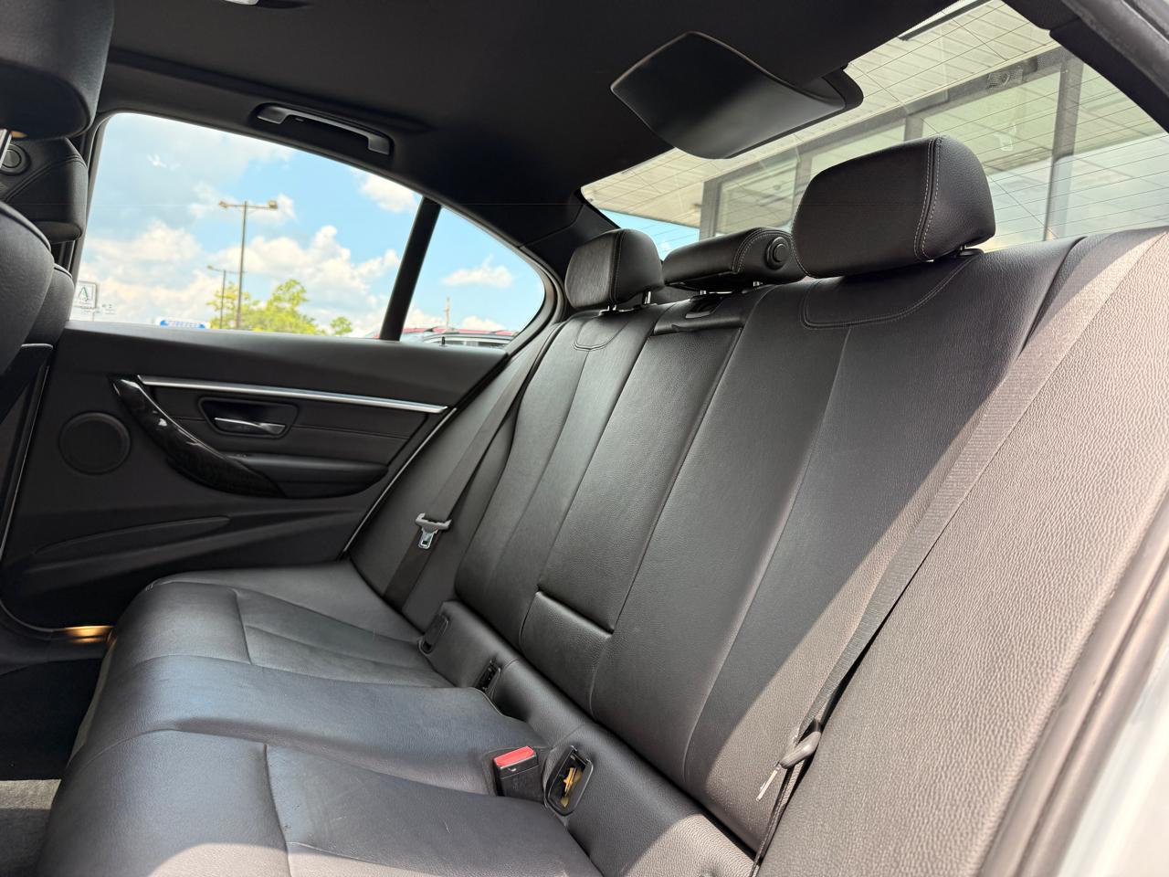 BMW 3-Series 330i SULEV Sedan 2017