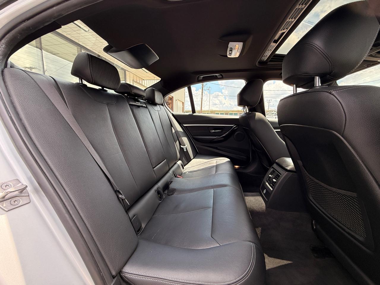 BMW 3-Series 330i SULEV Sedan 2017