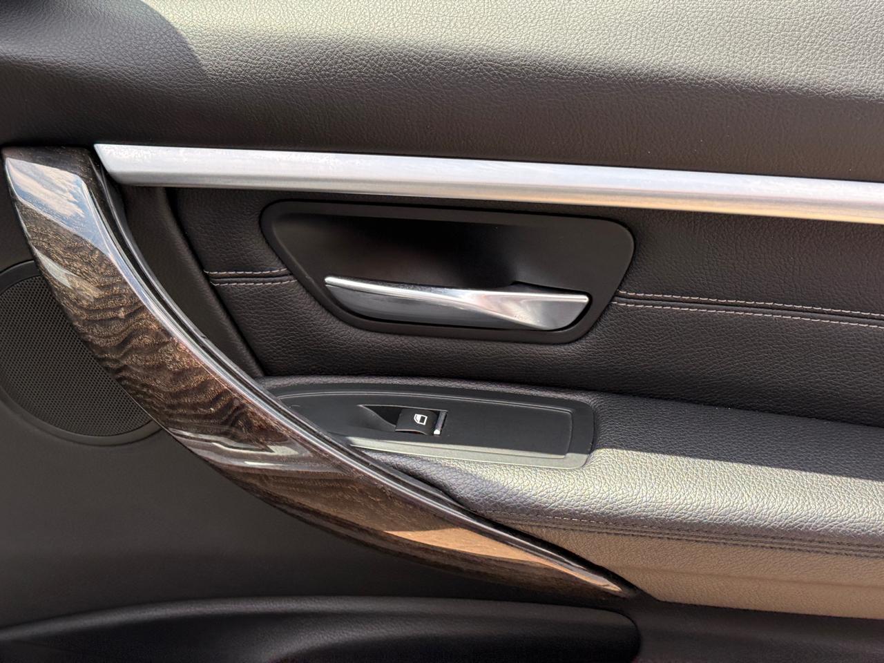 BMW 3-Series 330i SULEV Sedan 2017