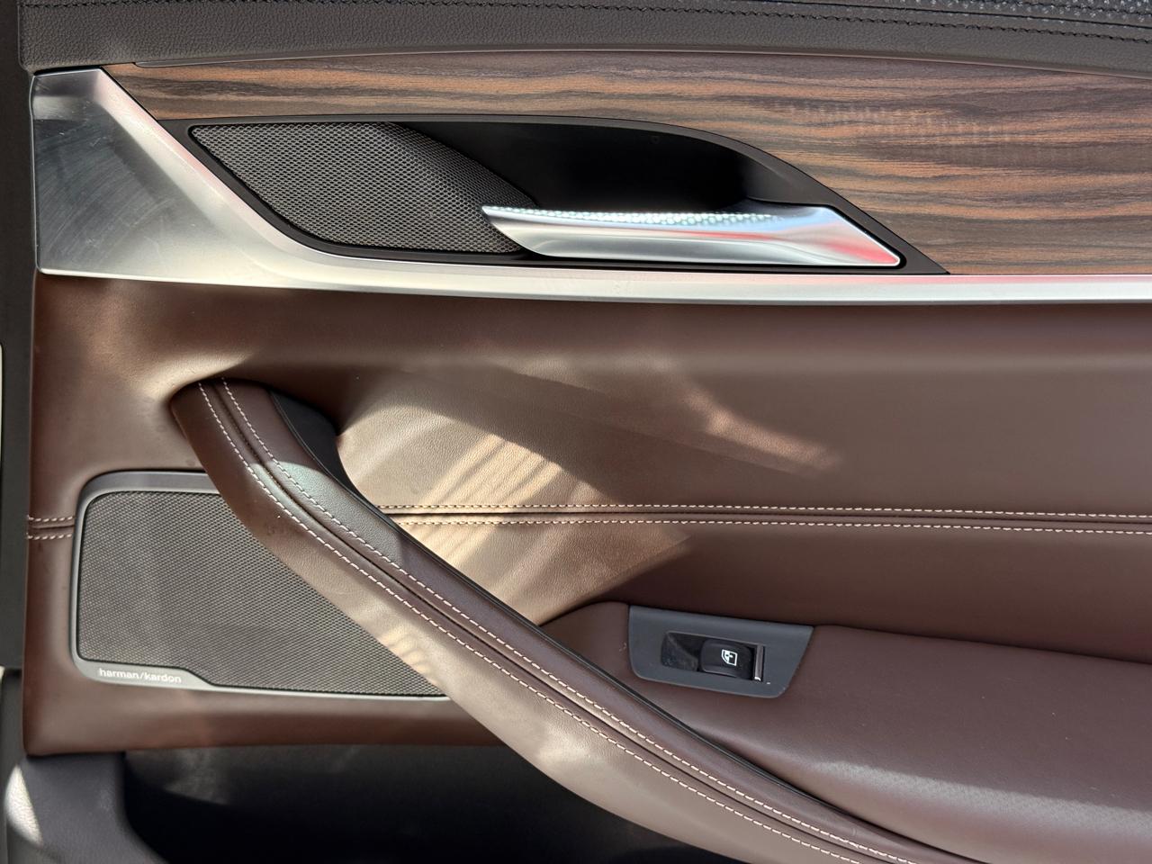BMW 5-Series M550i xDrive 2019
